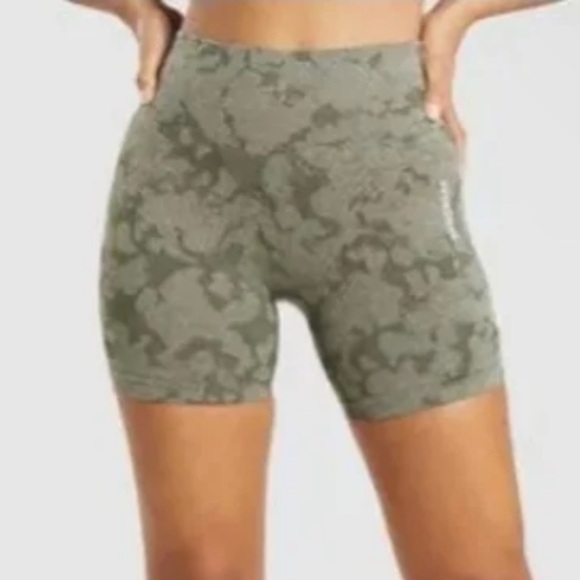 Gymshark adapt camo shorts - Picture 2 of 3